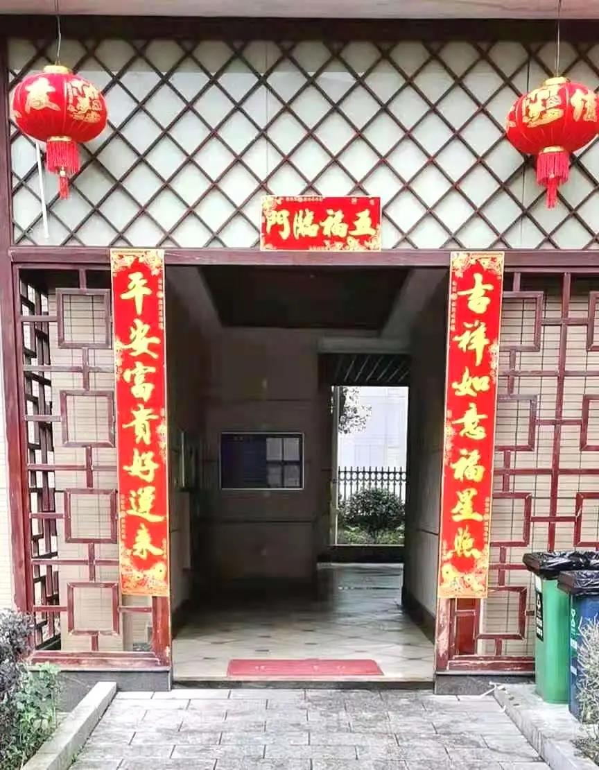 湖南保安服務(wù),墻外高空清洗服務(wù),湖南保利天創(chuàng)物業(yè)發(fā)展有限公司