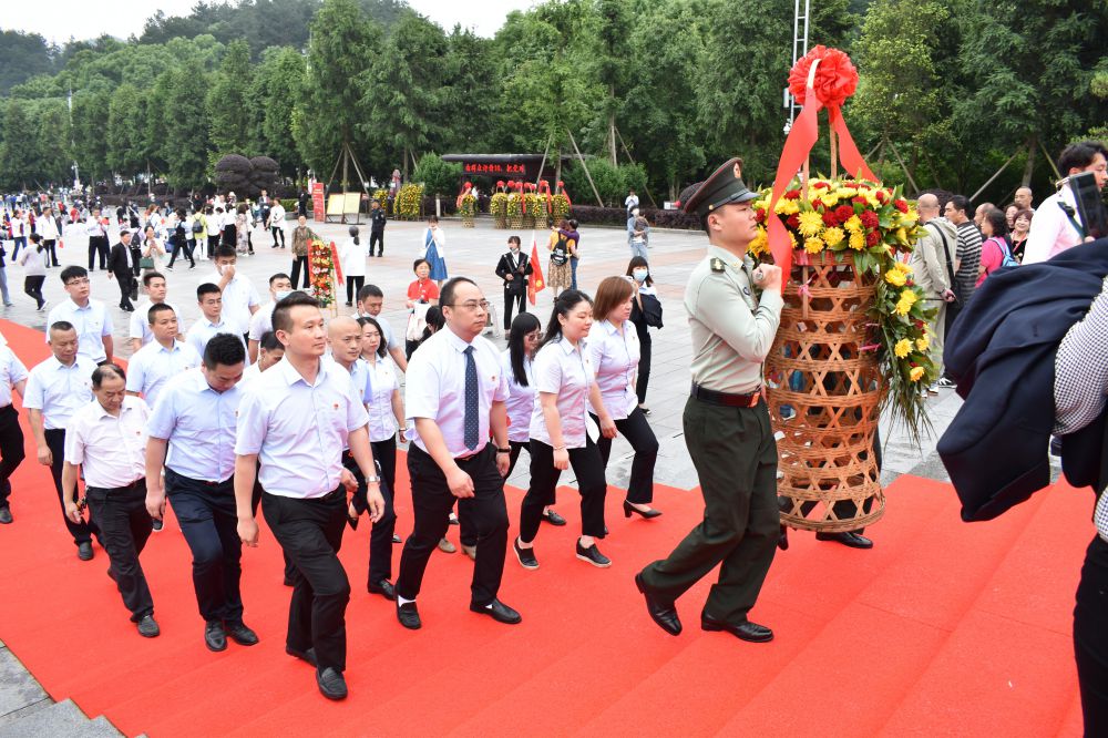 湖南保安服務(wù),墻外高空清洗服務(wù),湖南保利天創(chuàng)物業(yè)發(fā)展有限公司