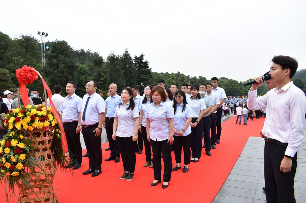 湖南保安服務(wù),墻外高空清洗服務(wù),湖南保利天創(chuàng)物業(yè)發(fā)展有限公司