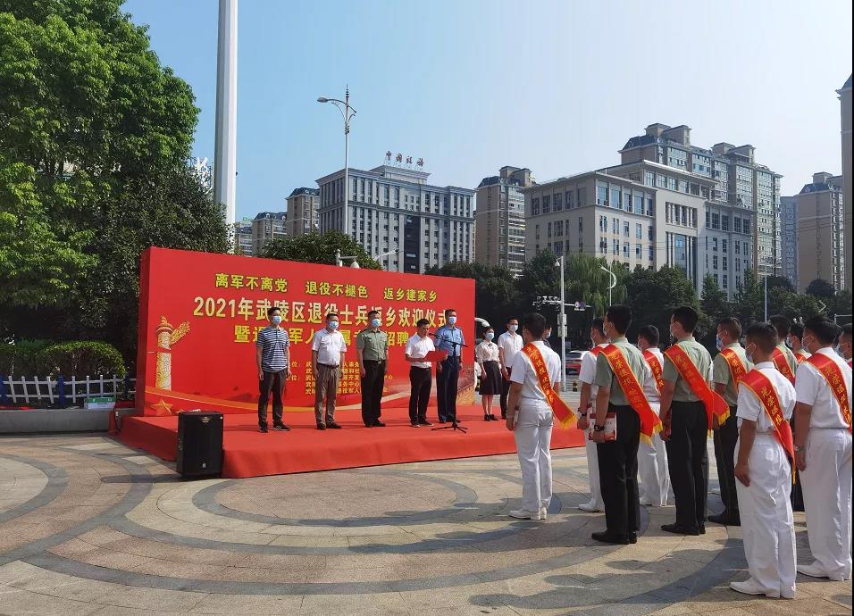 湖南保安服務(wù),墻外高空清洗服務(wù),湖南保利天創(chuàng)物業(yè)發(fā)展有限公司