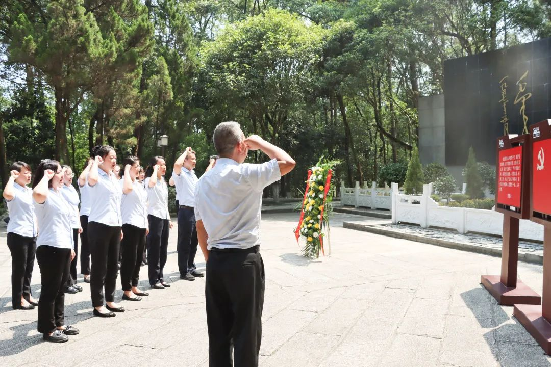 湖南保安服務(wù),墻外高空清洗服務(wù),湖南保利天創(chuàng)物業(yè)發(fā)展有限公司