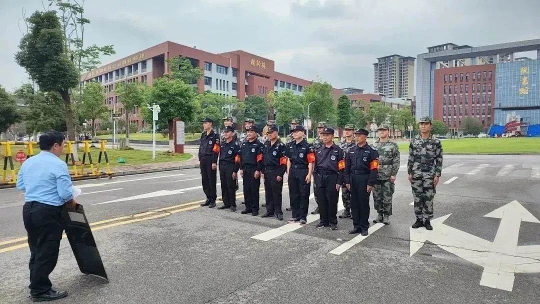 湖南保安服務(wù),墻外高空清洗服務(wù),湖南保利天創(chuàng)物業(yè)發(fā)展有限公司