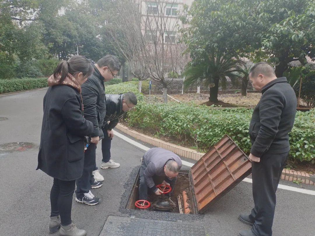 湖南保安服務(wù),墻外高空清洗服務(wù),湖南保利天創(chuàng)物業(yè)發(fā)展有限公司